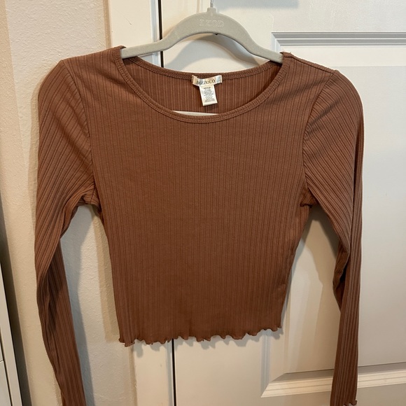 Brown Long Sleeve - Picture 1 of 1